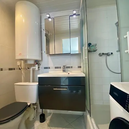 Maisonnette Avec Piscine, Tennis, Terrasse - - Fr-1-604-53