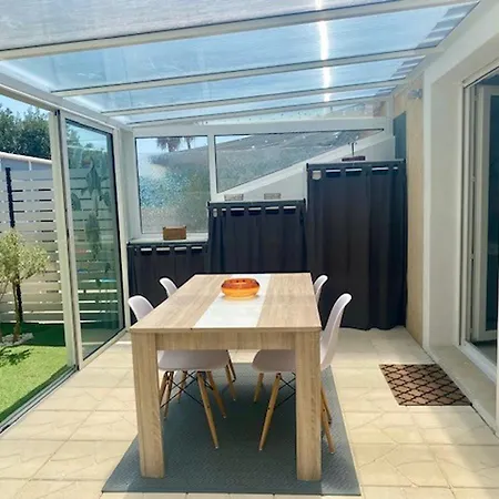 Maisonnette Avec Piscine, Tennis, Terrasse - - Fr-1-604-53 * Loupian